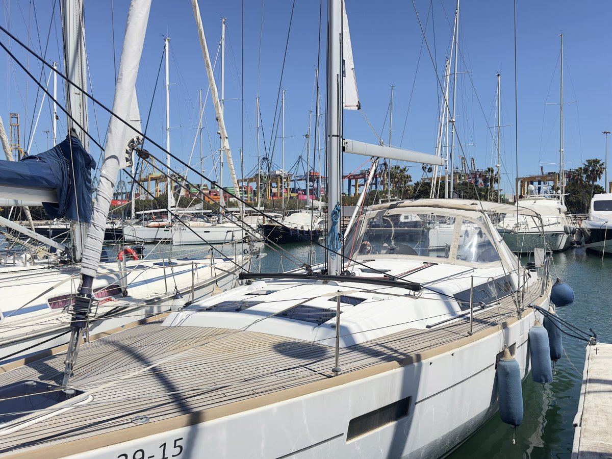 Velero - Bénéteau - 12 personas