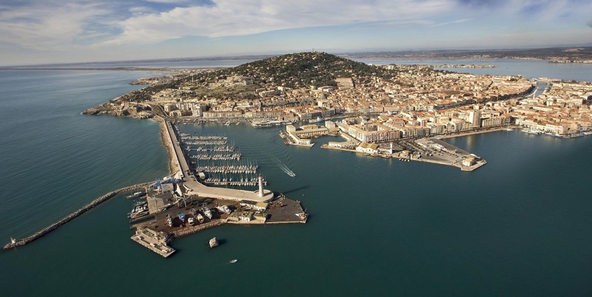 Traditional boat journey from Sète to Lisbon