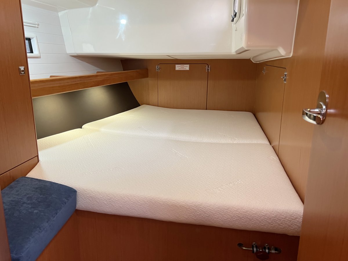 Velero - Bavaria Yachts - 14.27 metros