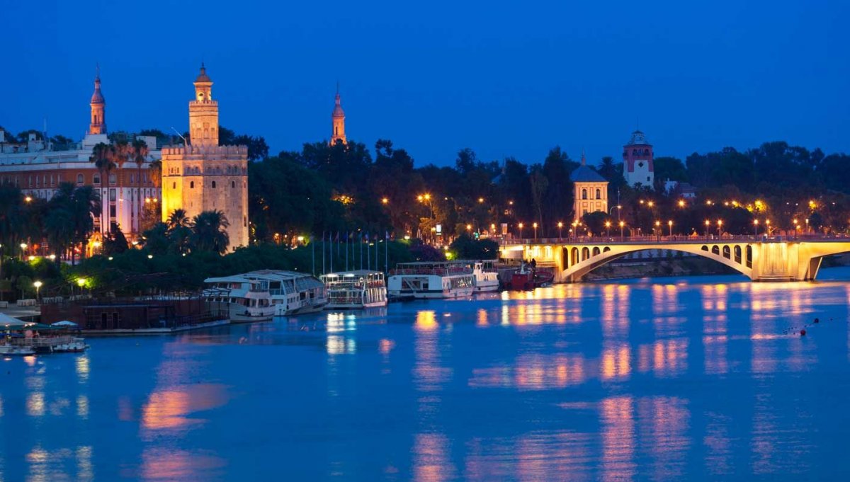 Sail the Guadalquivir in Seville by boat