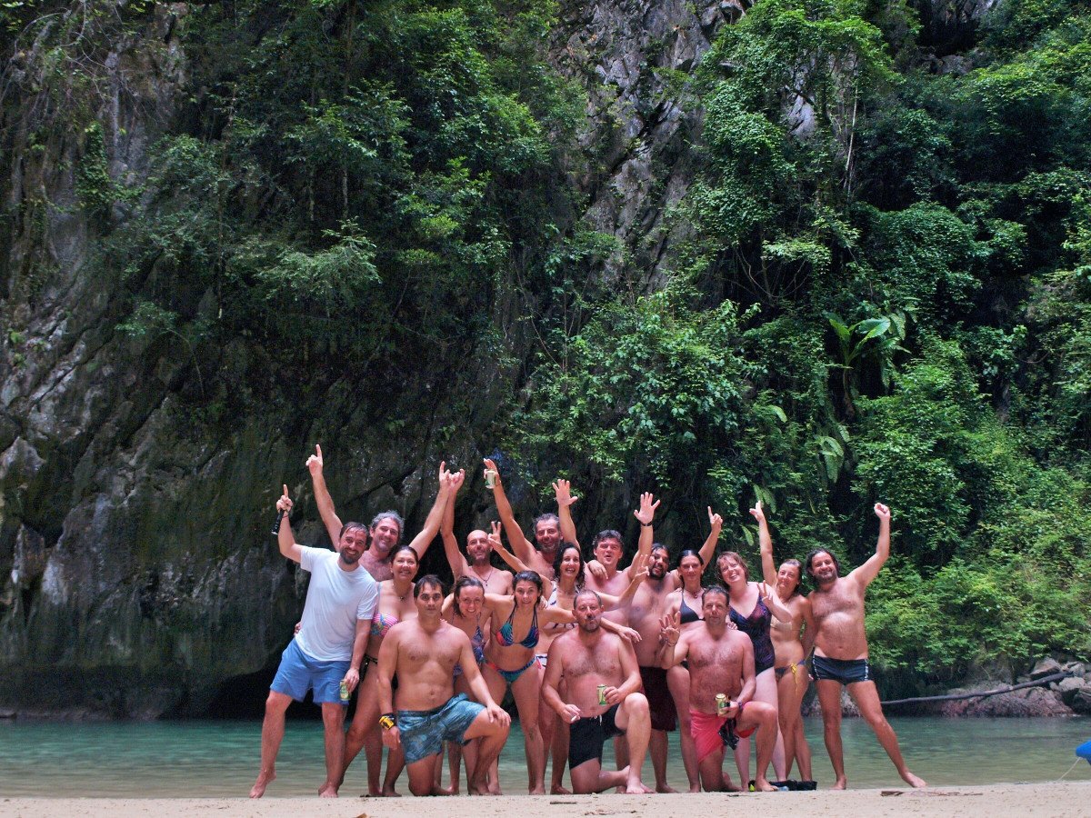 Esplora le acque cristalline della Thailandia