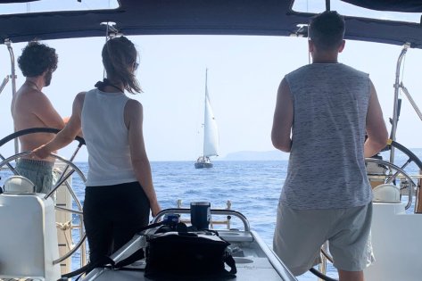 Navega de Menorca a Mallorca. Fondeos y navegación entre Baleares