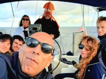 Viaje en barco a pescar calamares - Navegando en la Fiesta de Capraia
