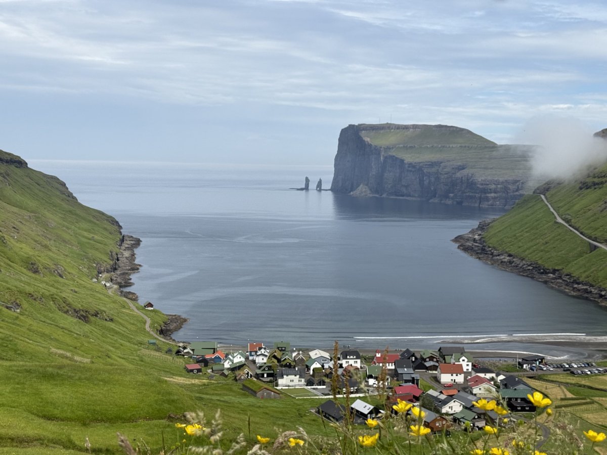 Bootstour durch die wilden Gewässer der Färöer-Inseln