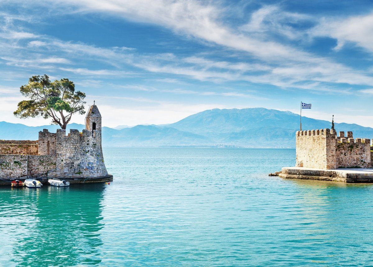 Esplora le acque del Mar Ionio in un catamarano in Grecia
