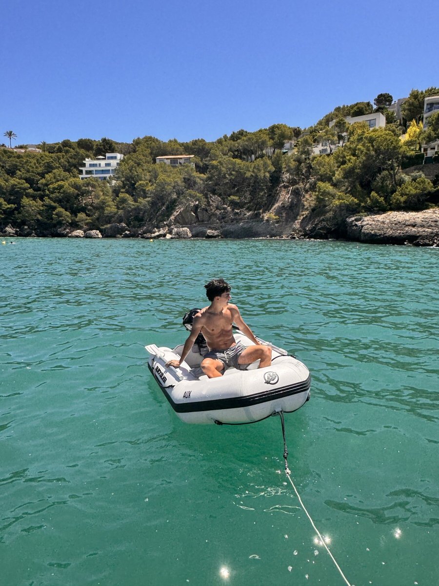 Schiffsnavigation von Ibiza nach Sardinien