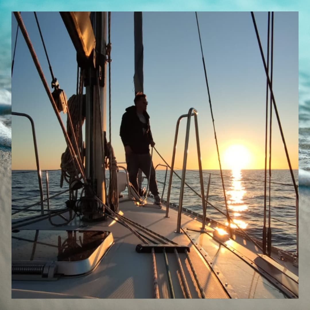 Esplora il Mar Mediterraneo con il nostro corso di vela ad Altea, Spagna.