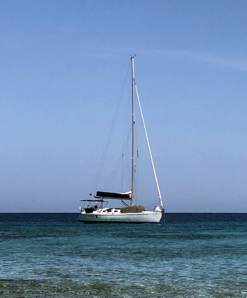 Learn to sail with a professional instructor