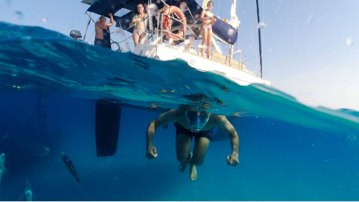 Segeln Sie durch das Mittelmeer und entdecken Sie die Wunder Griechenlands