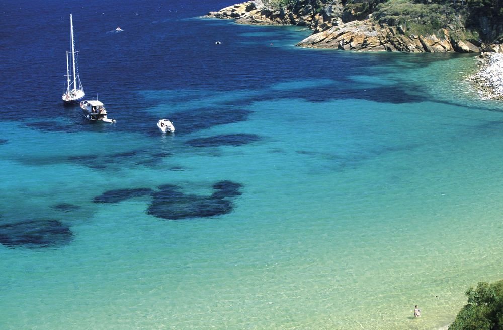 A break for swimming and enjoying nature in a quiet bay