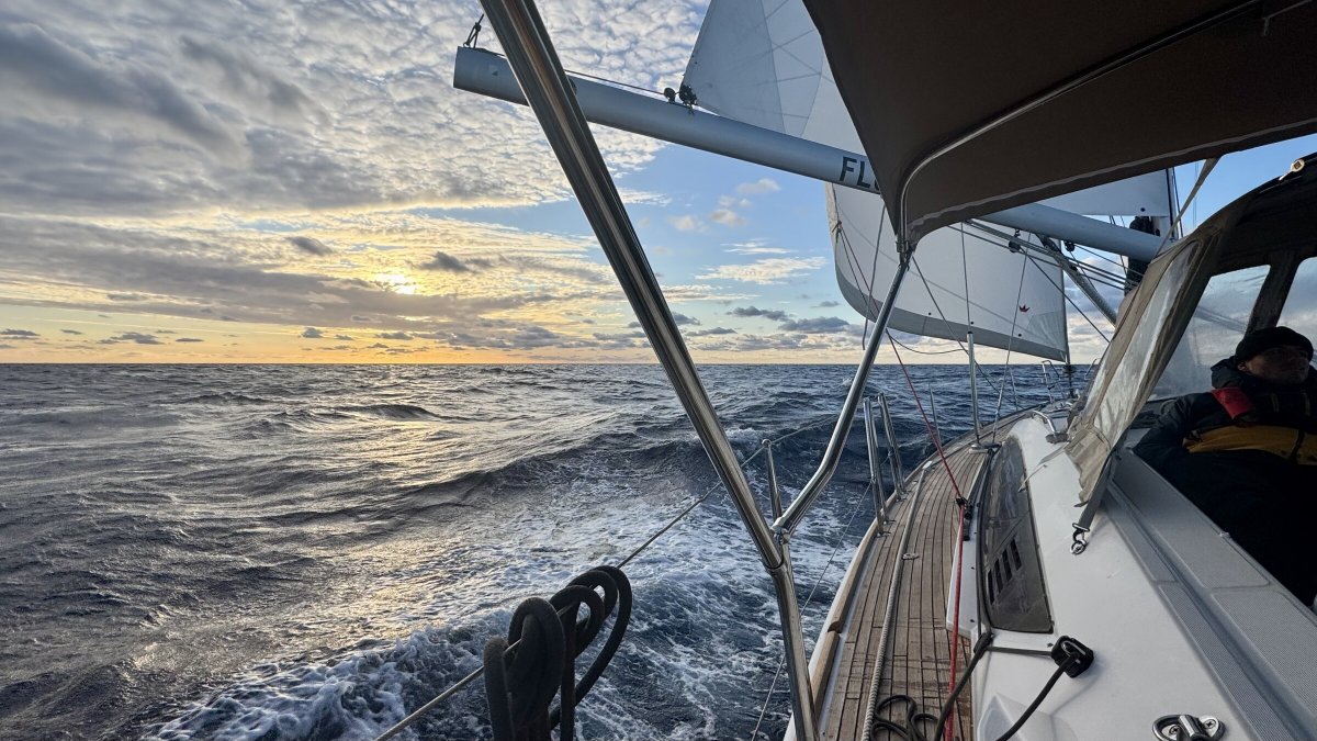 Learn to sail in the English Channel: London to Brest