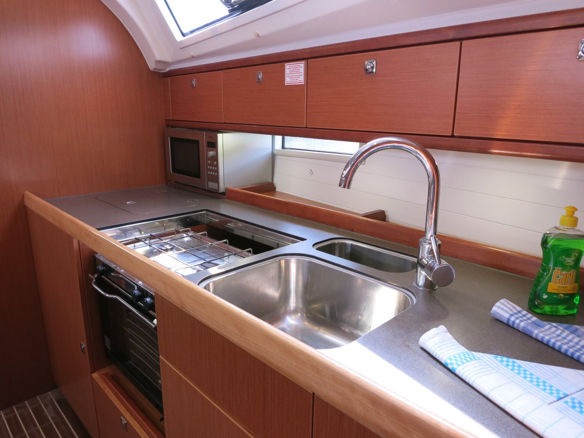 Velero - Bavaria Yachts - 7 personas