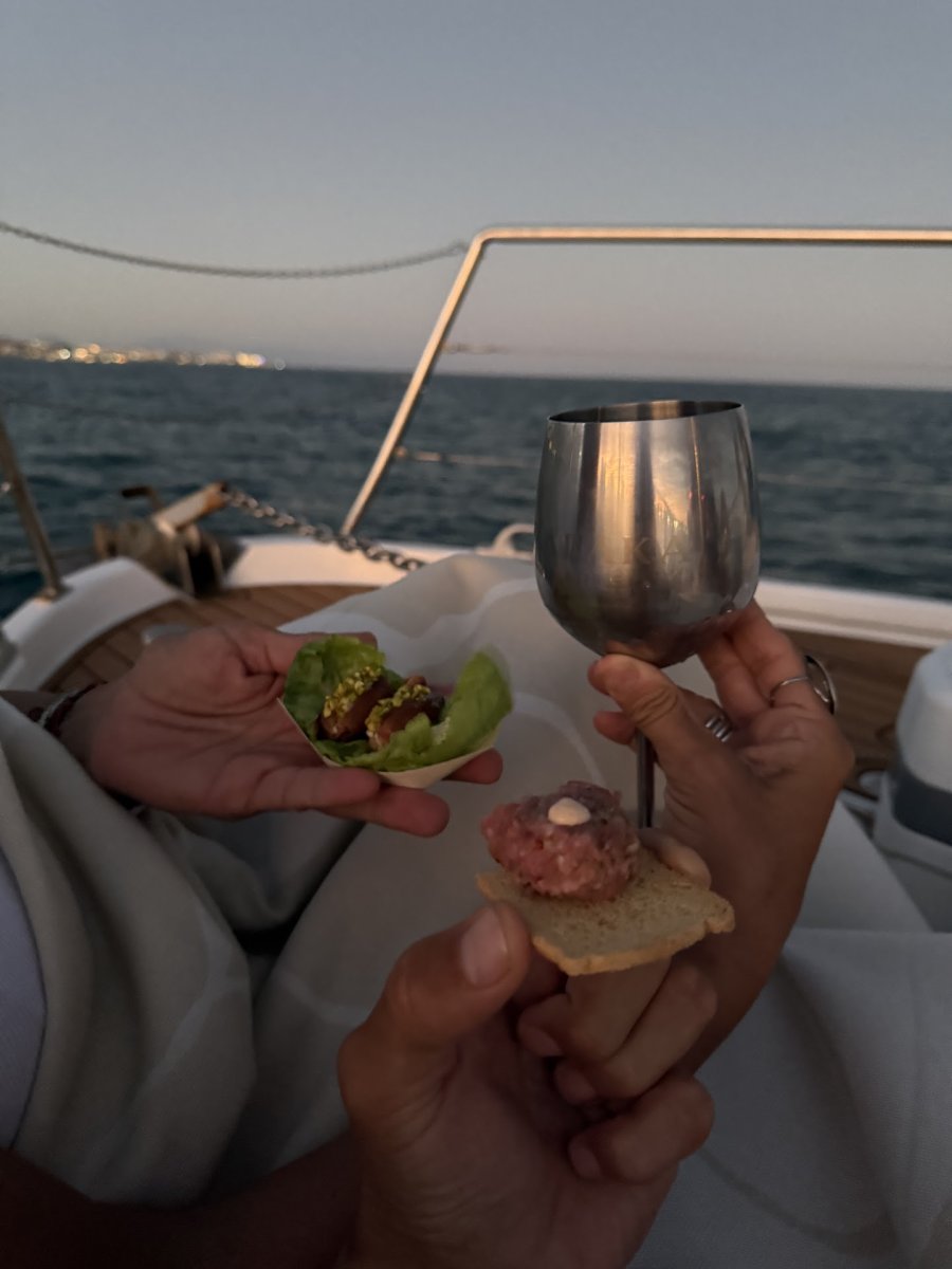 Mieter von Privatboot mit Kapitän in Benalmádena: 2-stündige Charter