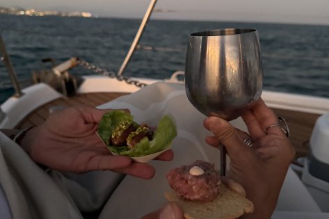 Alquiler de barco privado con capitán en Benalmádena: 2 horas