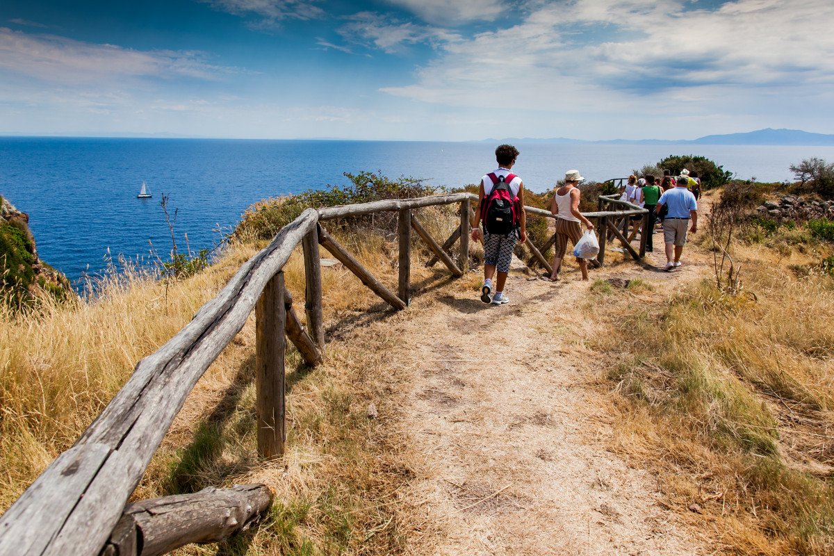 Weekend sailing and hiking trip in Capraia