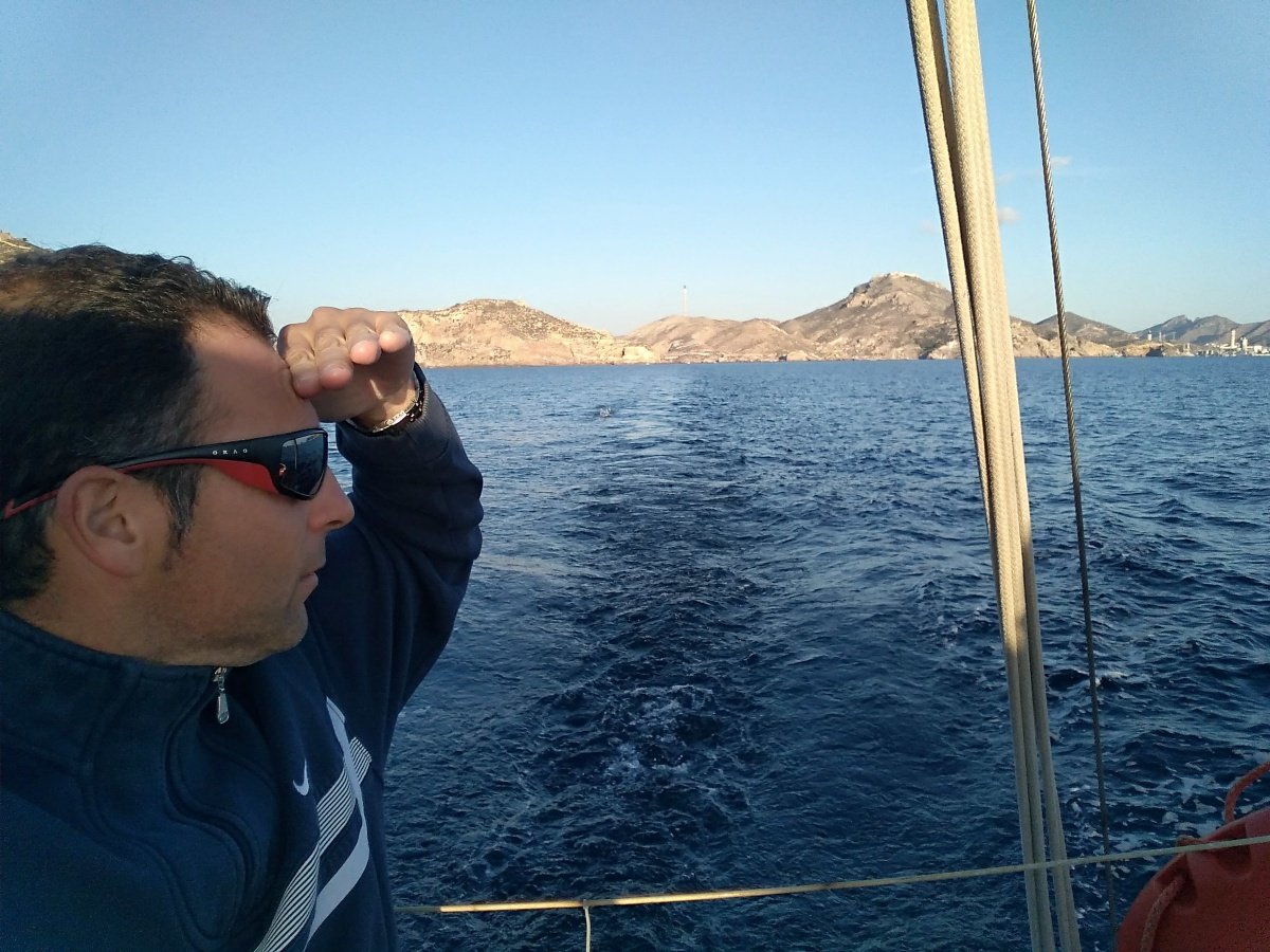 Relajarse bajo el sol y disfrutar de las vistas