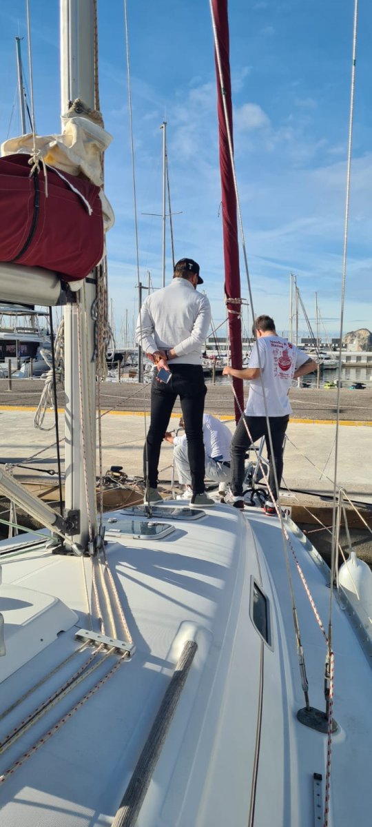 Disfrutando de la comida a bordo