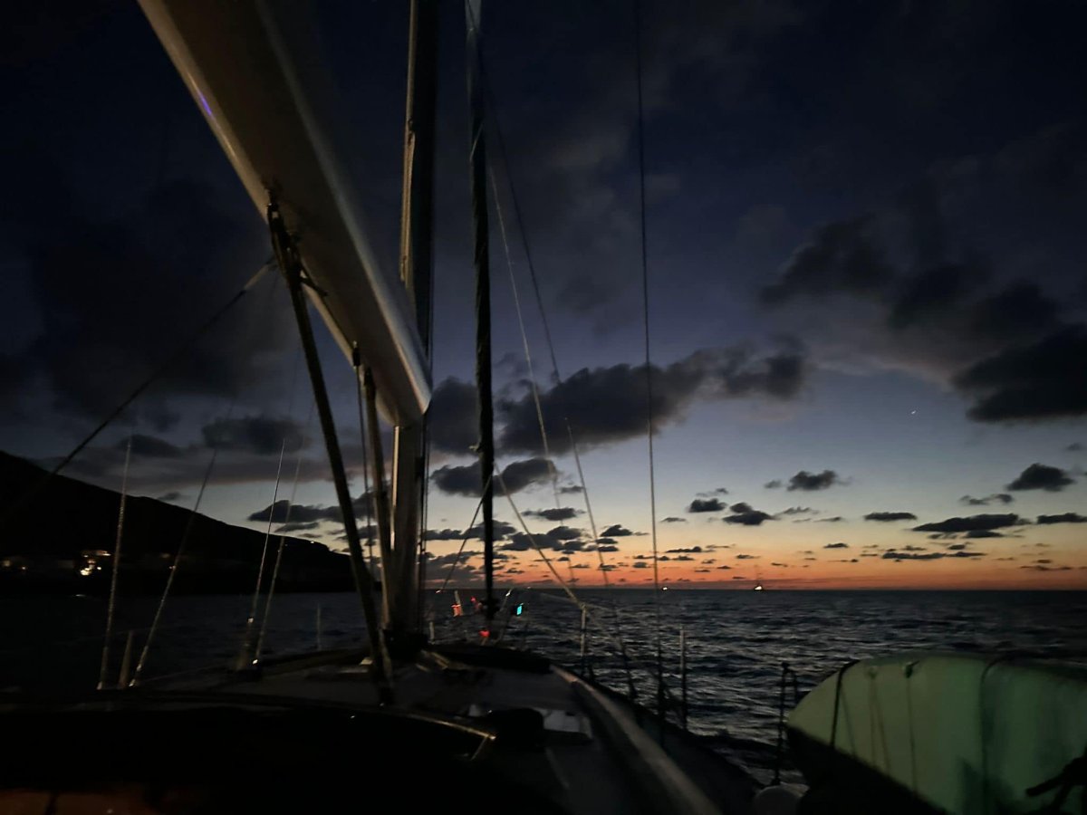Lernen Sie, zwischen den Äolischen Inseln zu segeln