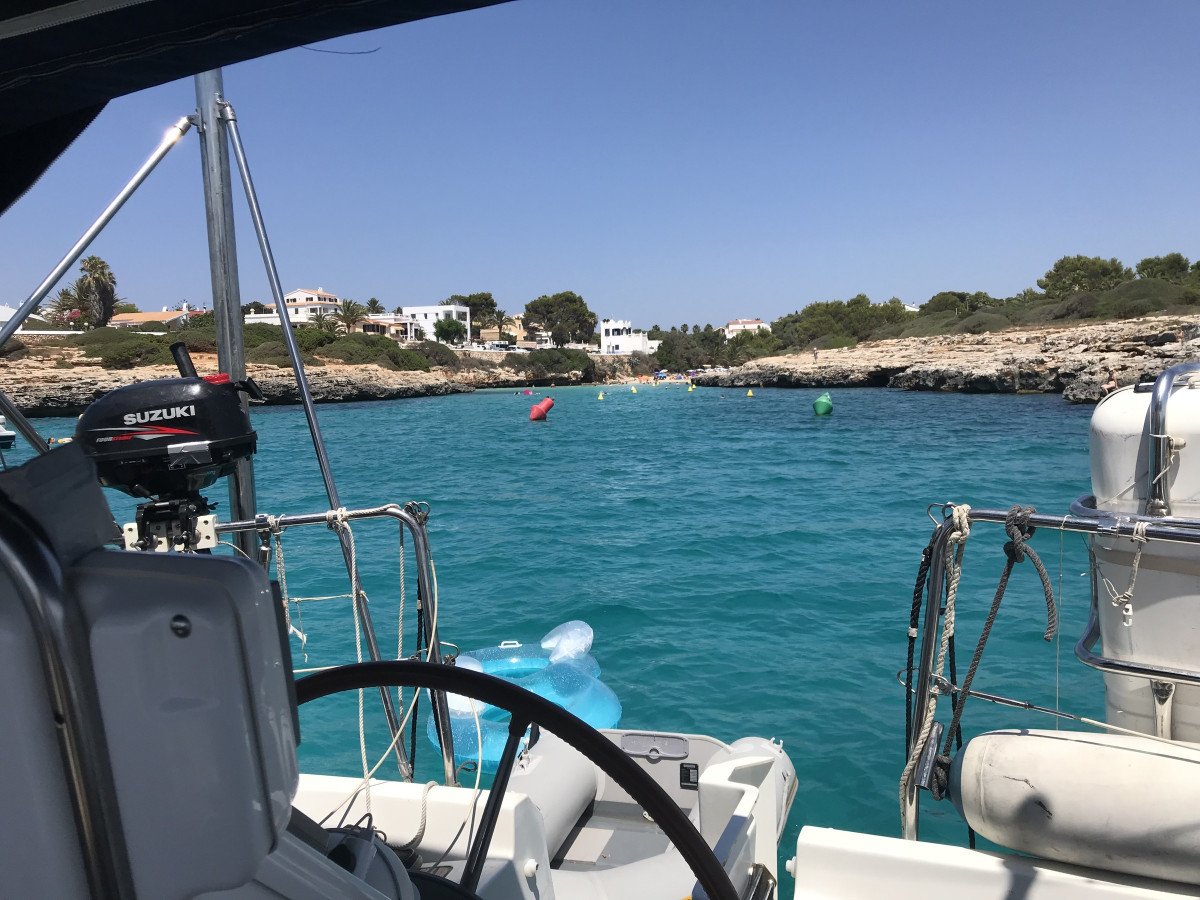 Ein Segelkurs auf einem Segelboot