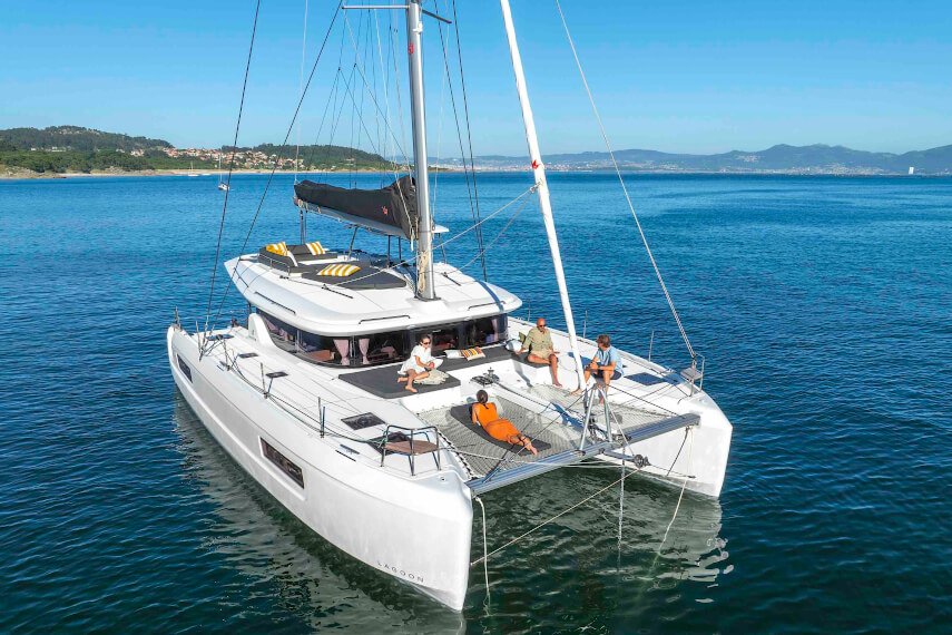 Lagoon - 13.85 meters