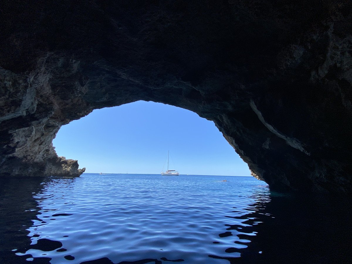Impara a navigare con i nostri corsi di vela professionali