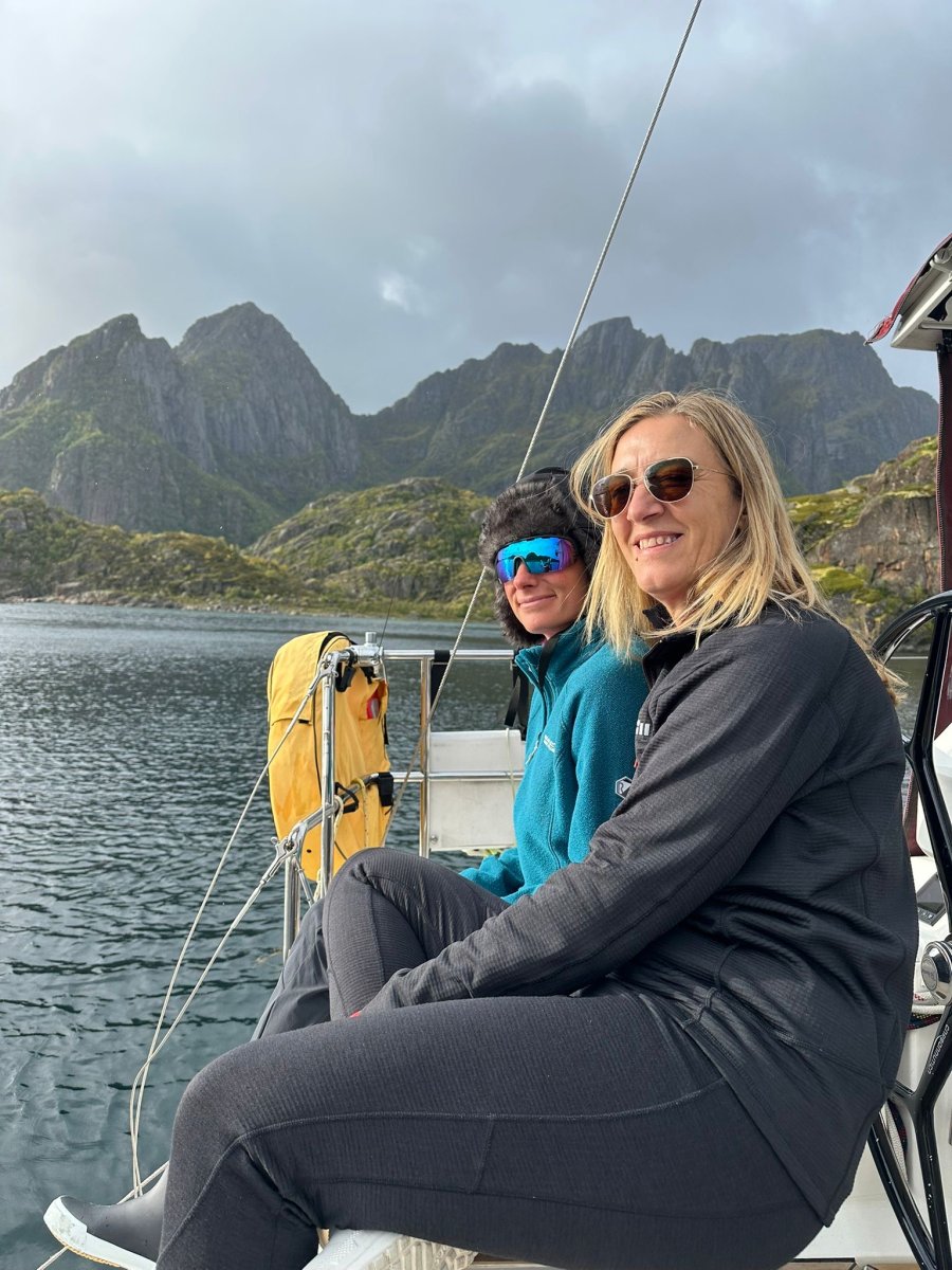 Entdecken Sie die unvergleichliche Schönheit der arktischen Fjorde in Norwegen