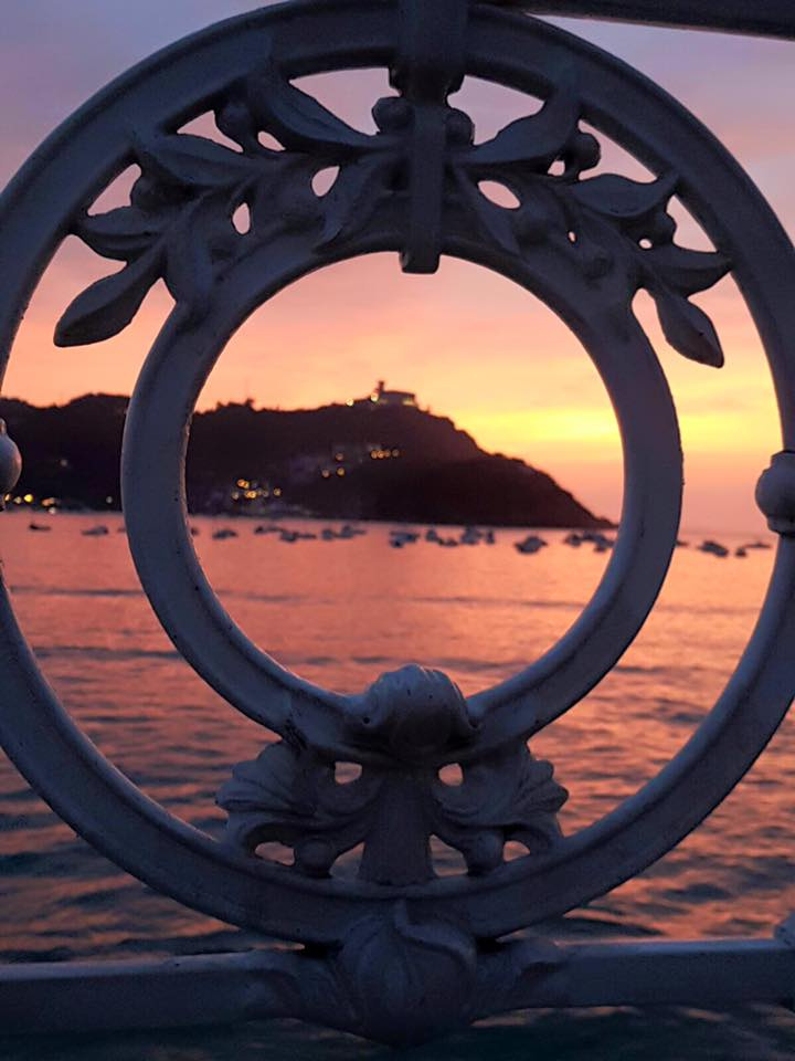 Giornata di navigazione lungo la costa basca