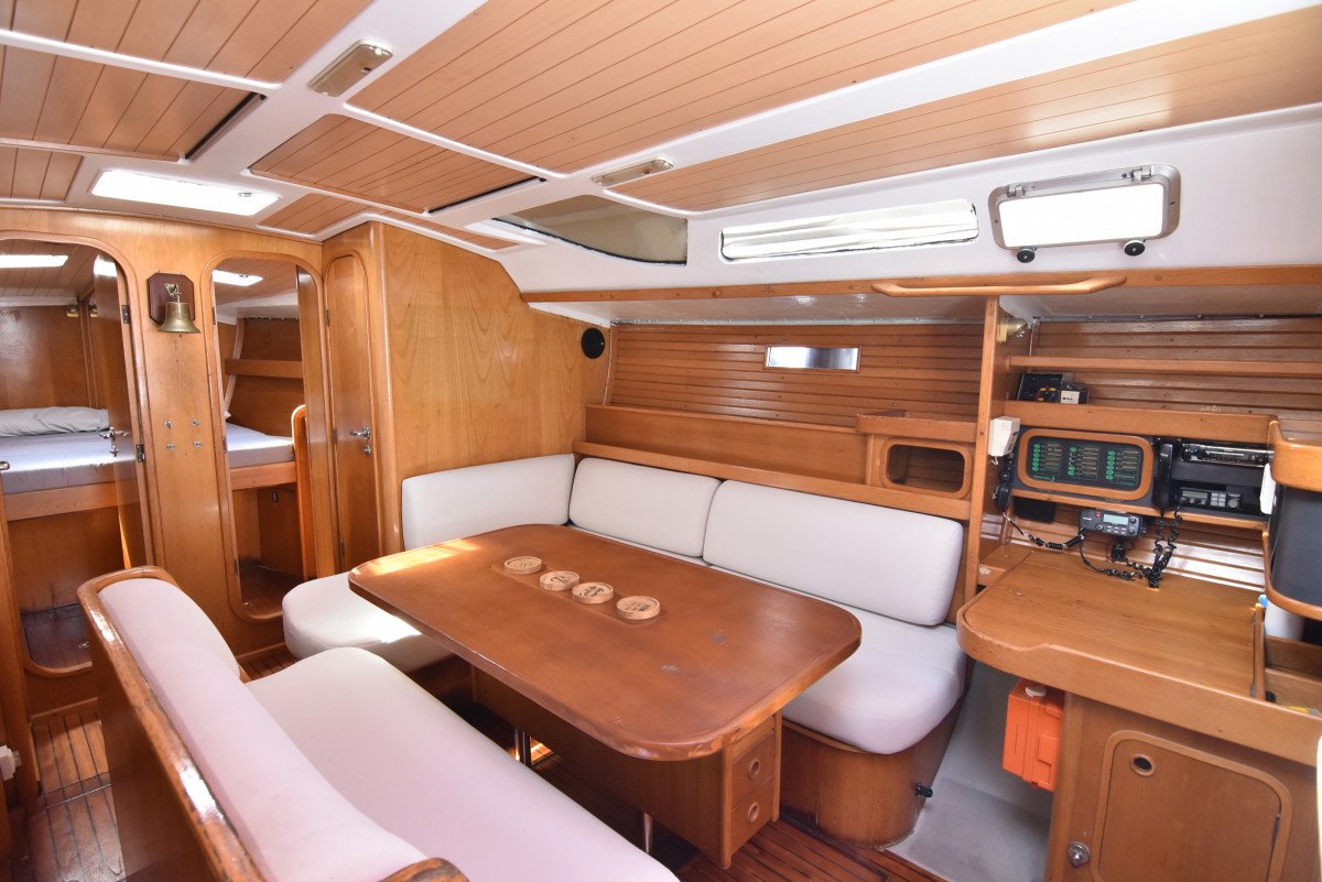 Segelboot - Bénéteau - 12.65 {{i18n.meters}}