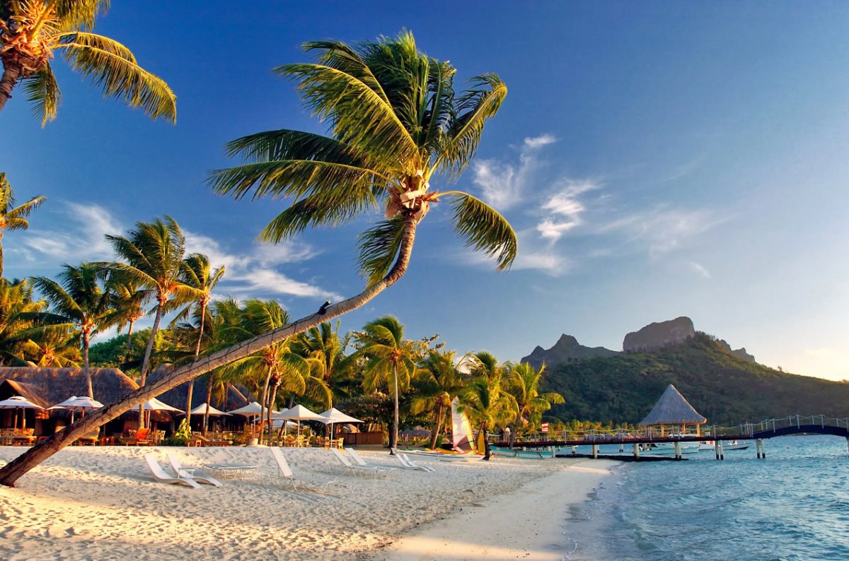 Vuelta por Bora Bora en catamarán con todo incluido