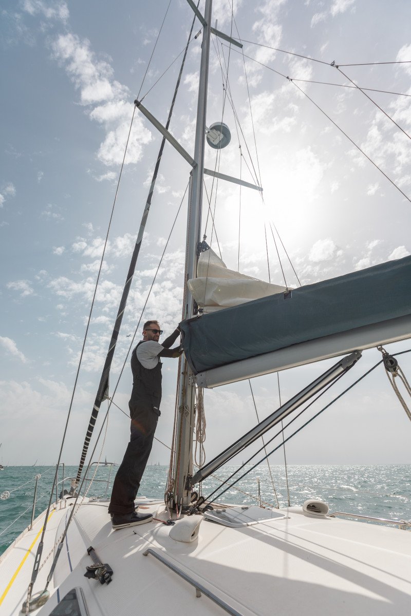 Explore the waters of Barcelona with our intensive private one-to-one sailing practice