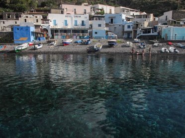 Navega amb veler des de les illes Eòlies fins al golf de Nàpols
