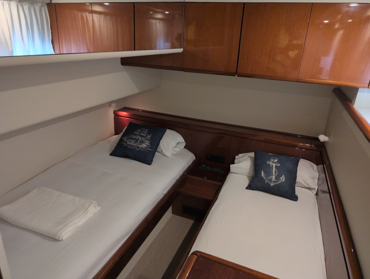 Ferretti - 3 cabinas