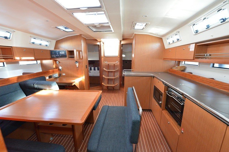 Bavaria Yachts - 4 cabine