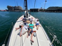 Viaggio in barca a vela a Barcellona con un Imoca 60, la Formula 1 del mare