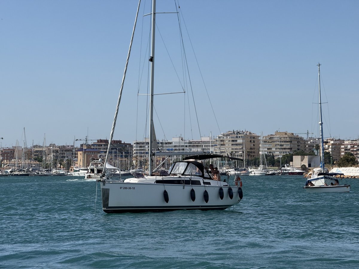 Bavaria Yachts - 11 metros