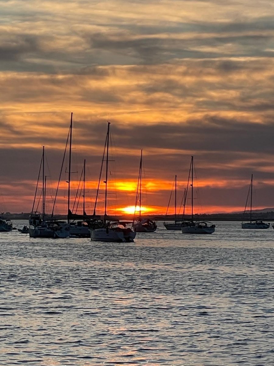 Learn to sail with experienced professionals