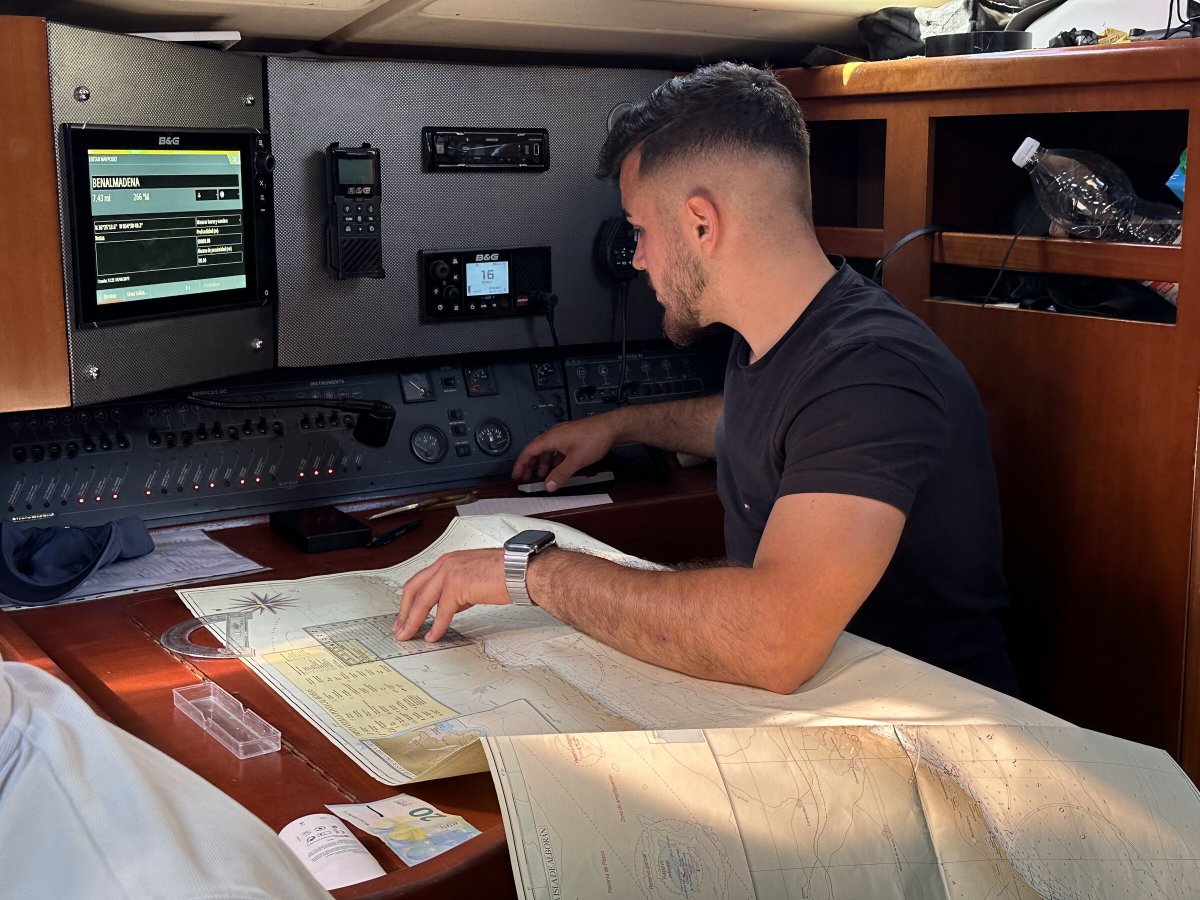 Explora el mar Mediterráneo en un viaje en barco desde Málaga