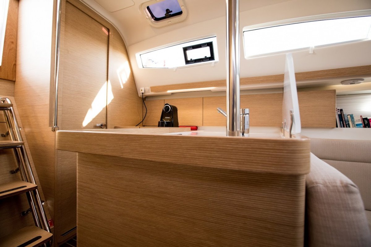 Sailboat - Elan Marine - 12 meters