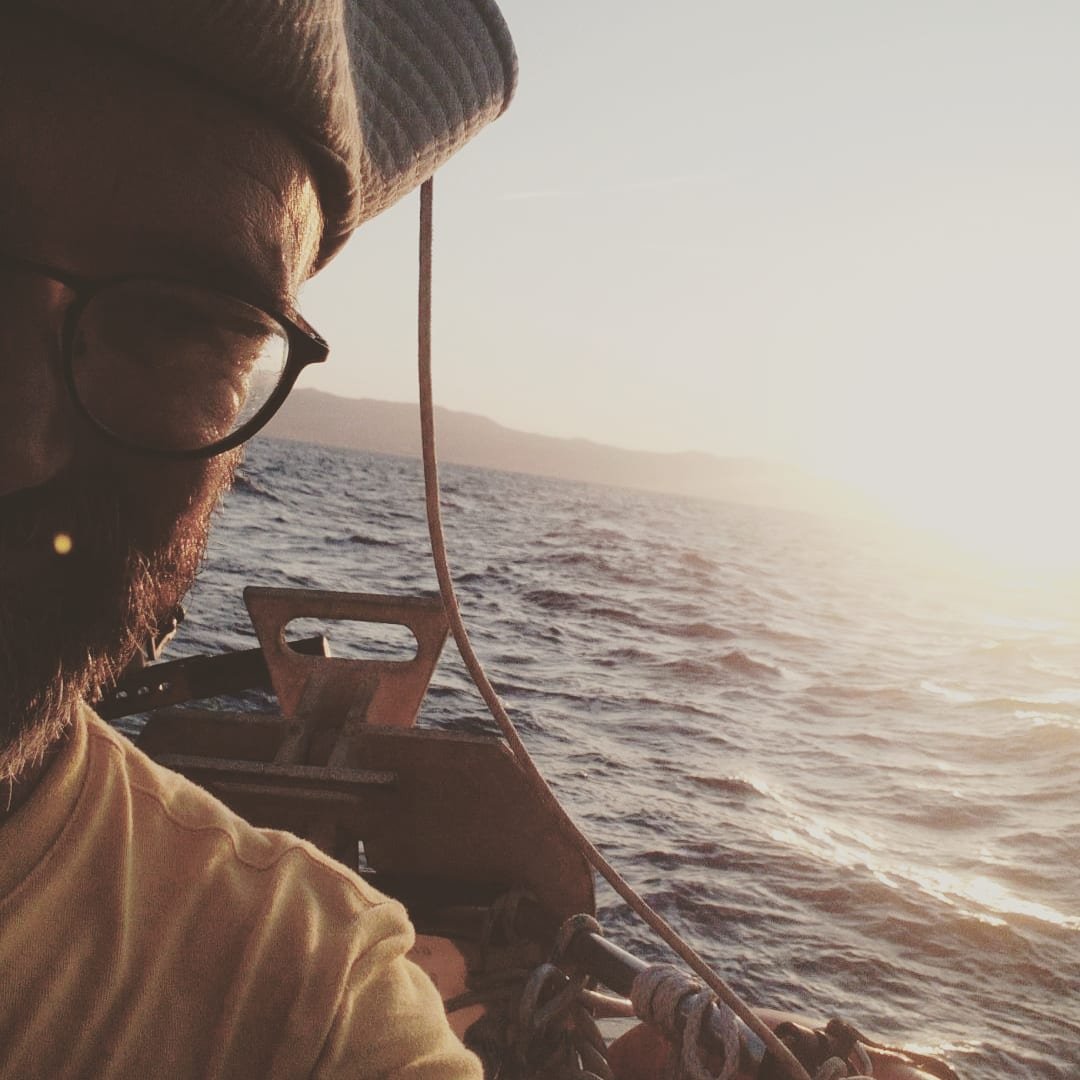 Sailing towards freedom in El Masnou