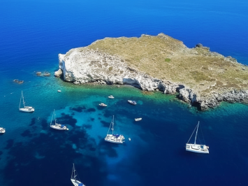 Vacanza in barca a vela in Sicilia alle Isole Eolie