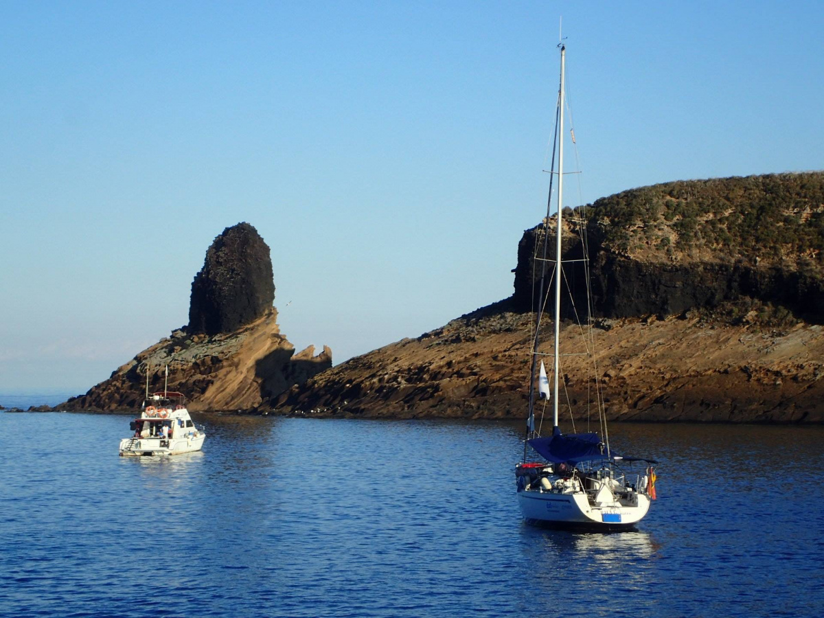 captain-of-yacht-castellon