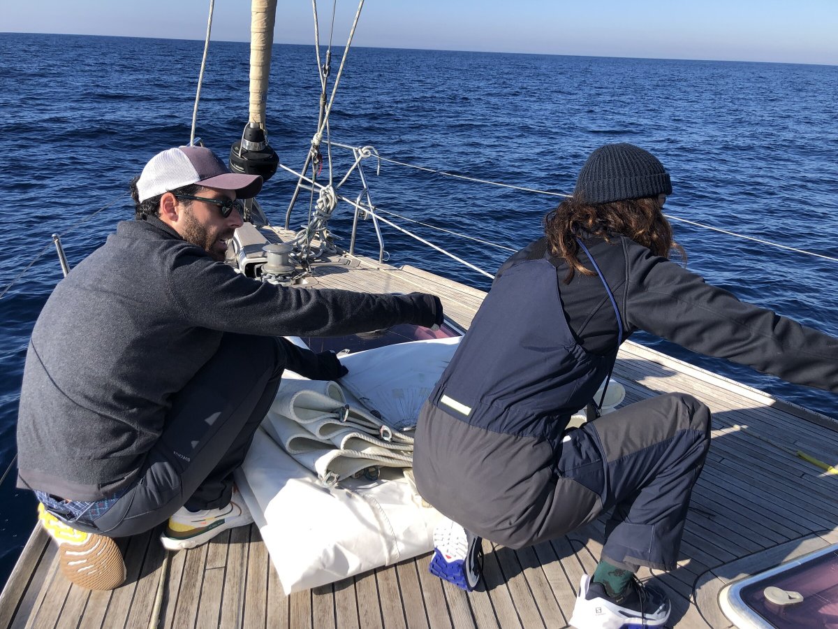 Prácticas avanzadas de navegación en gran velero