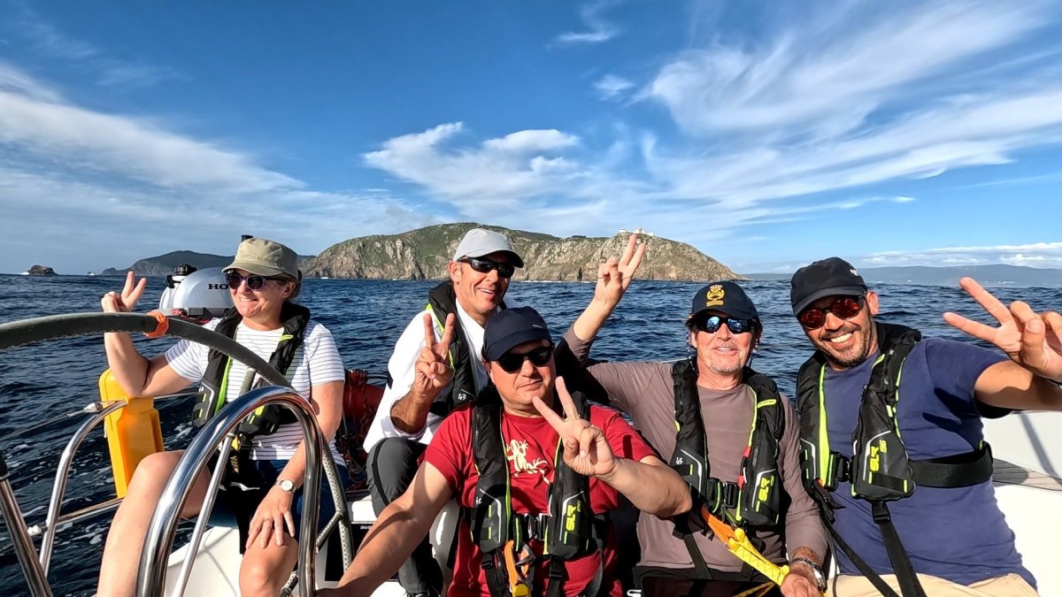 Curso de navegación en el puerto de Baiona