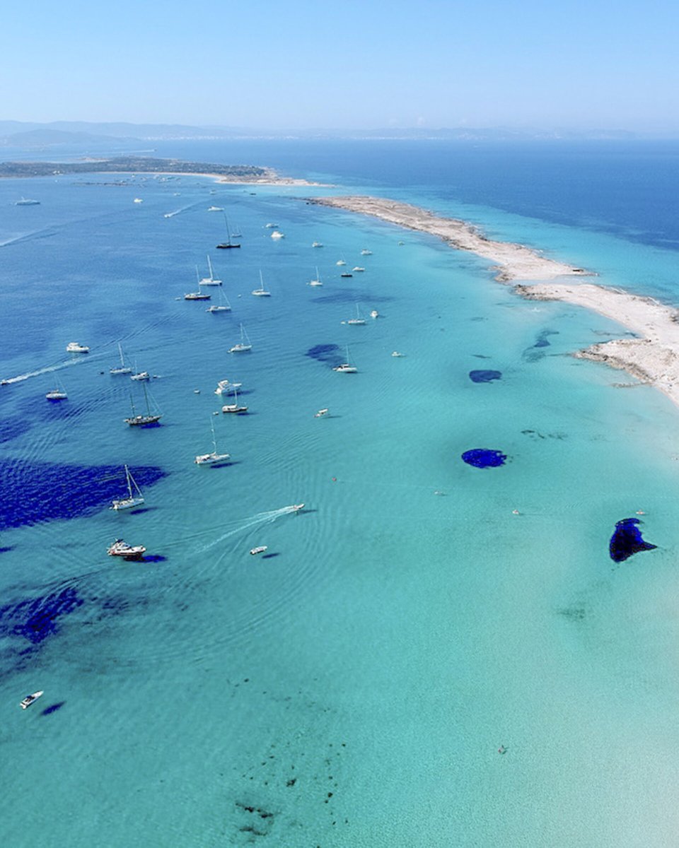 Navega en un catamarán por Ibiza y Formentera