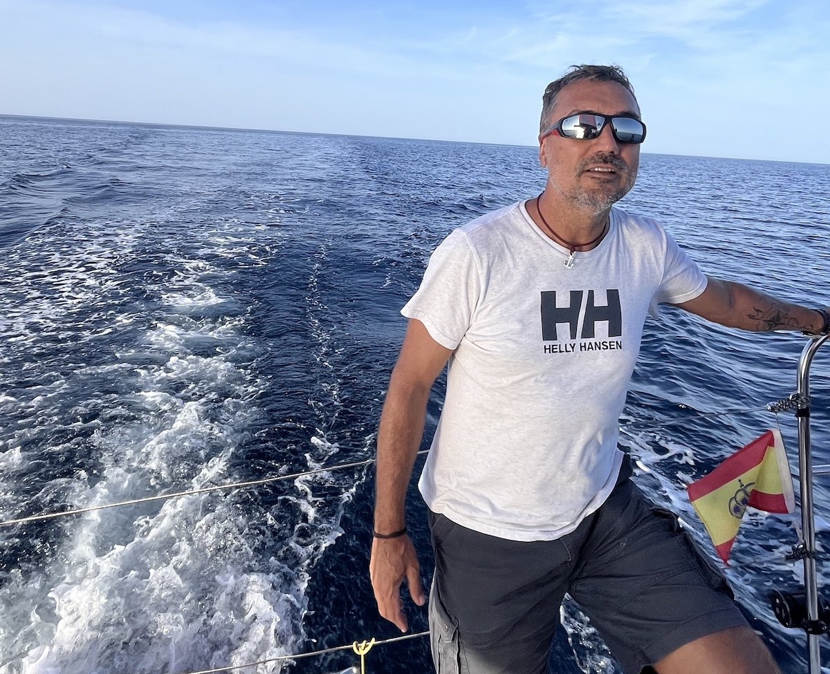 Aprende a navegar en la Costa Vasca con un Pogo 36