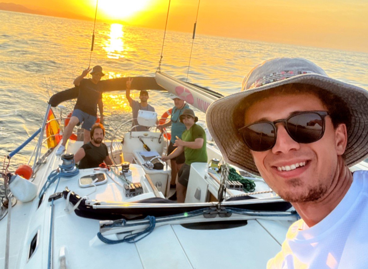 Segeln lernen auf dem Meer