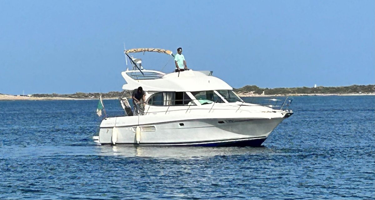 Enjoy an 8-hour boat tour of Palma's blue coves