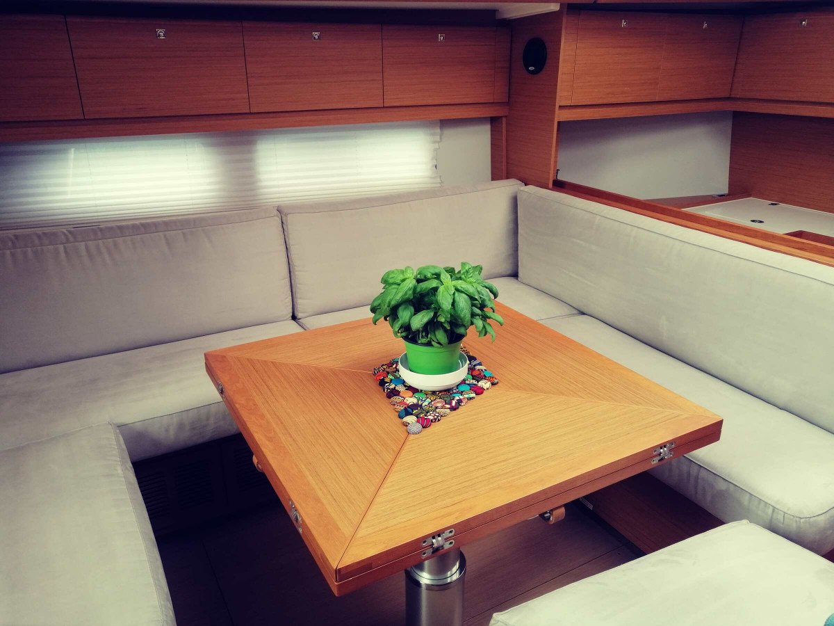 Sailboat - Dufour Yachts - 4 cabins