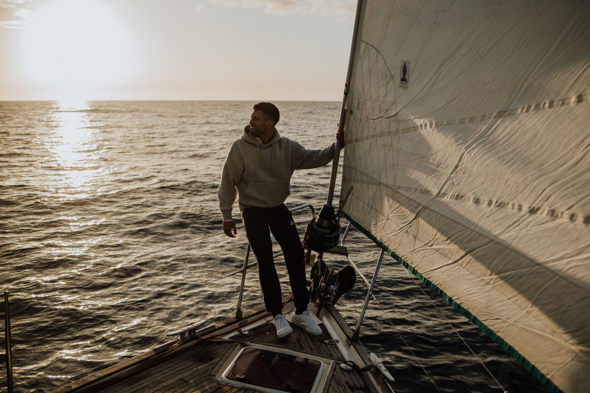 Desde Barcelona a la Costa Brava: Explora y Aprende a Vela