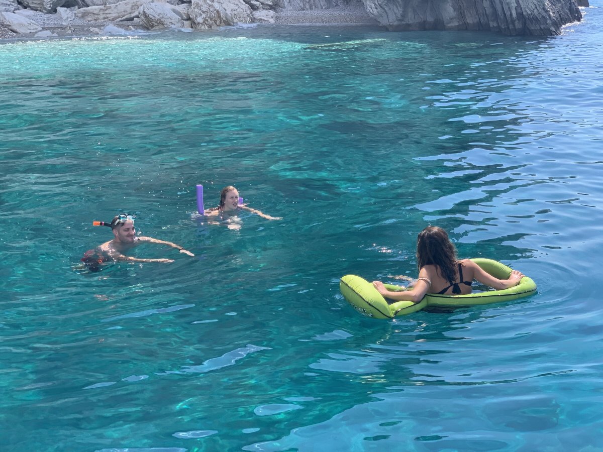 Explorar las maravillas subacuáticas del mar Jónico